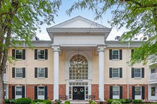 15009 Claymoor Court 8, Chesterfield, MO 63017
