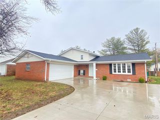604 N Smiley Street, O'fallon, IL 62269