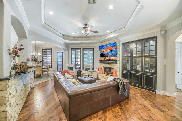 22114 Meadowhurst Circle E, Tomball, TX 77377