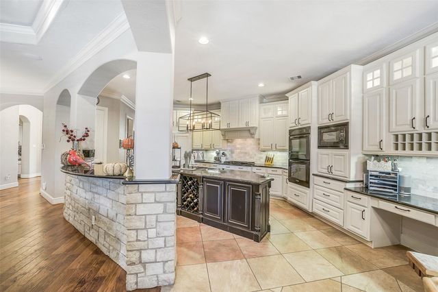 22114 Meadowhurst Circle E, Tomball, TX 77377