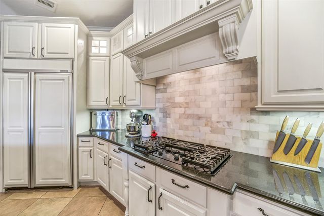 22114 Meadowhurst Circle E, Tomball, TX 77377