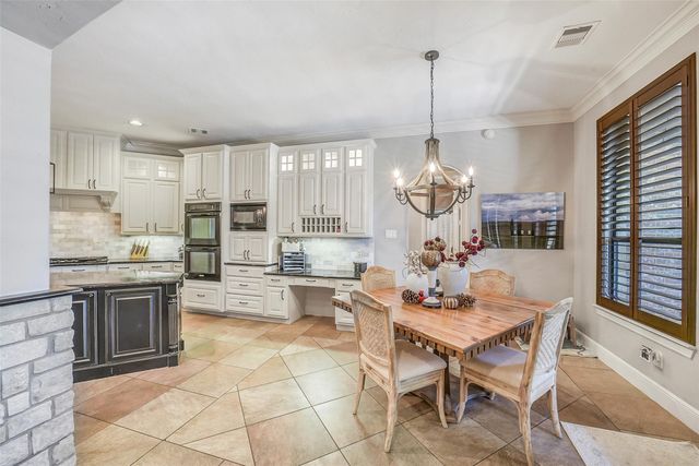 22114 Meadowhurst Circle E, Tomball, TX 77377