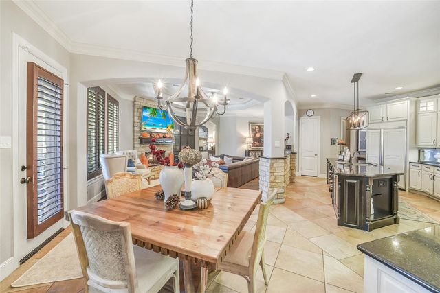 22114 Meadowhurst Circle E, Tomball, TX 77377