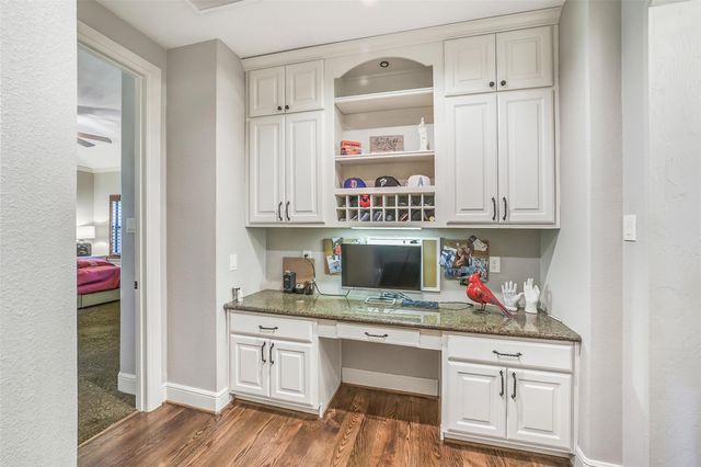 22114 Meadowhurst Circle E, Tomball, TX 77377