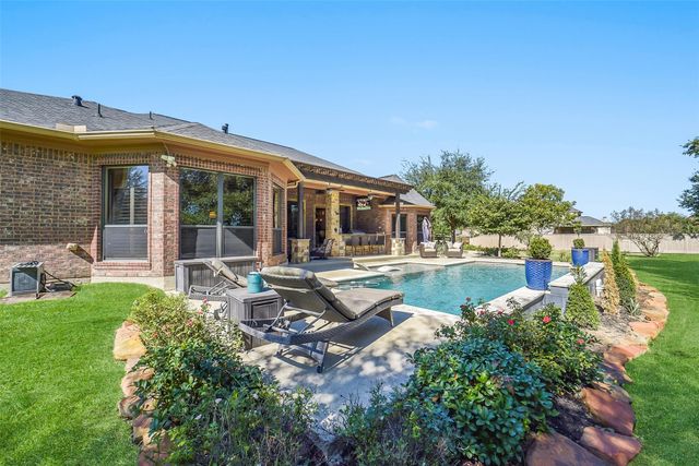 22114 Meadowhurst Circle E, Tomball, TX 77377