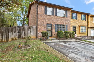 1211 Crest Brook Drive, Knoxville, TN 37923