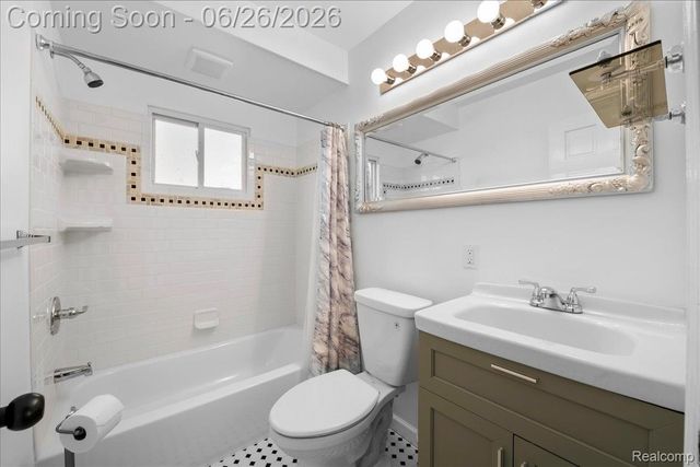 29710 Quinkert Street, Roseville, MI 48066