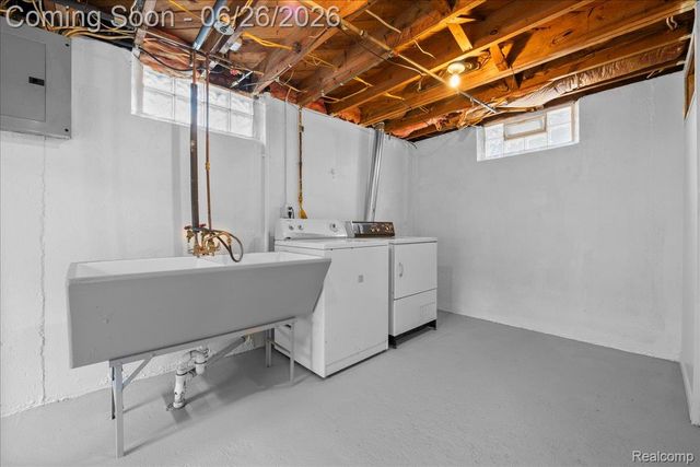 29710 Quinkert Street, Roseville, MI 48066