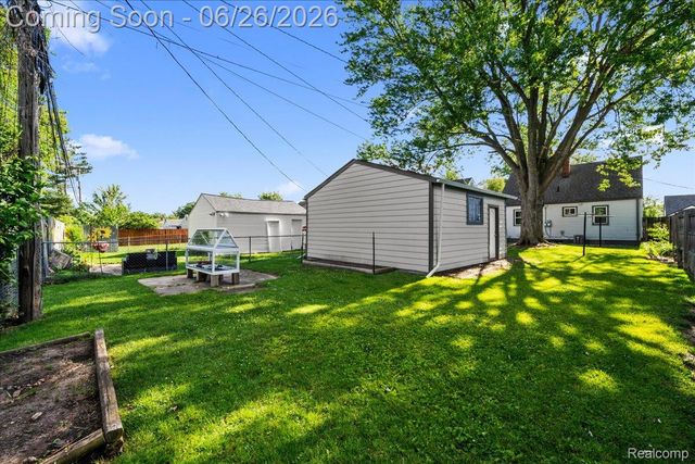 29710 Quinkert Street, Roseville, MI 48066