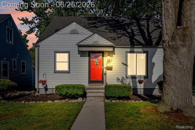 29710 Quinkert Street, Roseville, MI 48066