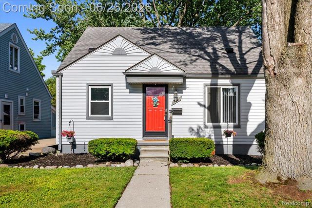 29710 Quinkert Street, Roseville, MI 48066