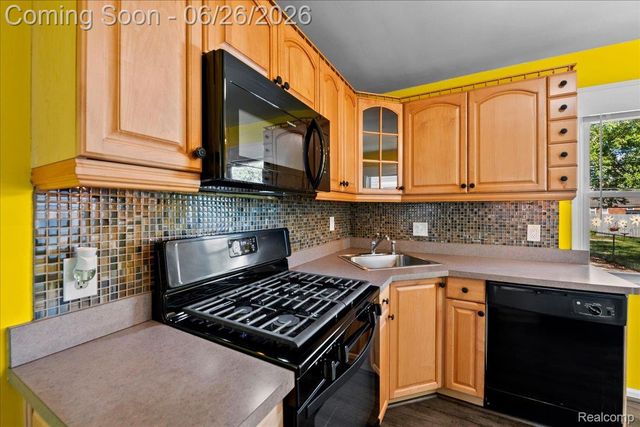 29710 Quinkert Street, Roseville, MI 48066