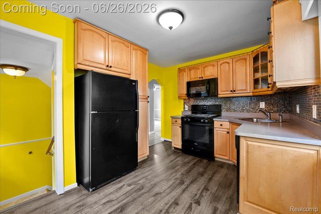 29710 Quinkert Street, Roseville, MI 48066