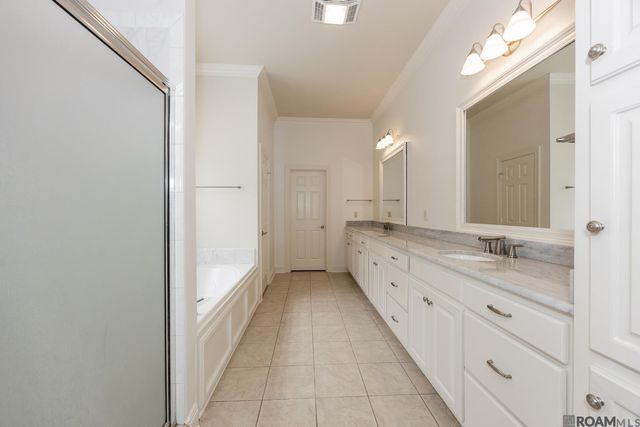 11051 Shoreline Dr, Baton Rouge, LA 70809