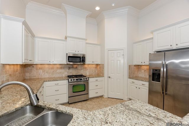 11051 Shoreline Dr, Baton Rouge, LA 70809