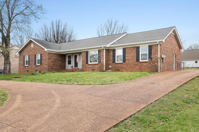 534 Brentwood Cir, Clarksville, TN 37042