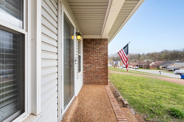 534 Brentwood Cir, Clarksville, TN 37042