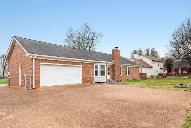 534 Brentwood Cir, Clarksville, TN 37042