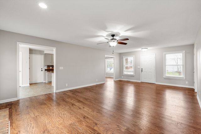 534 Brentwood Cir, Clarksville, TN 37042