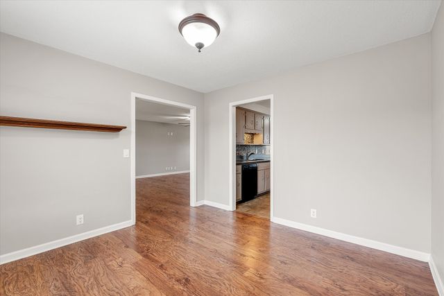 534 Brentwood Cir, Clarksville, TN 37042