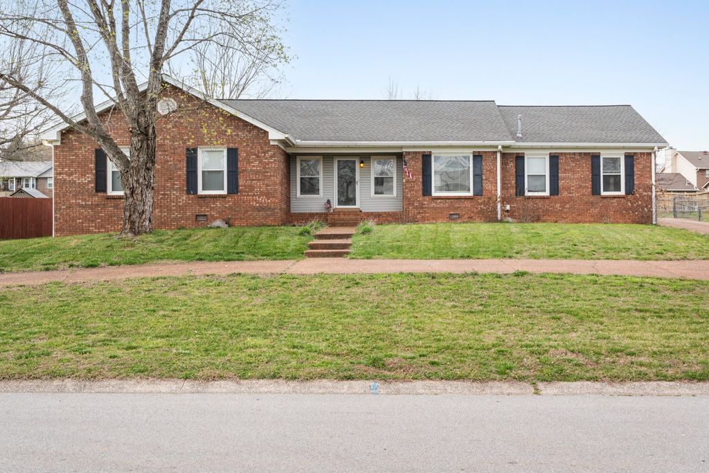 534 Brentwood Cir, Clarksville, TN 37042