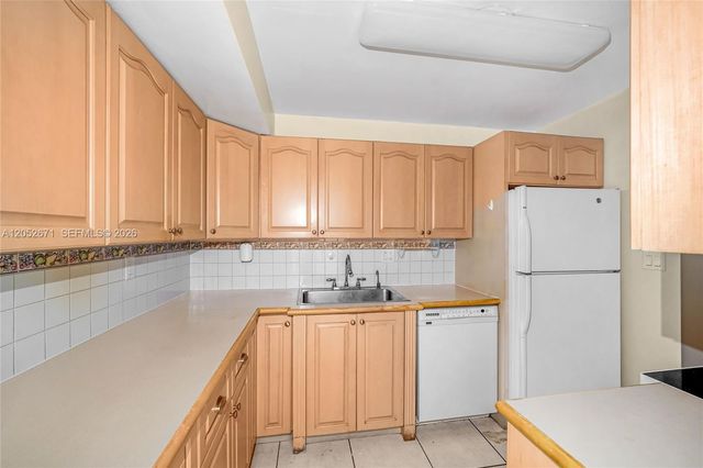 6861 SW 147th Avenue 3G, Miami, FL 33193