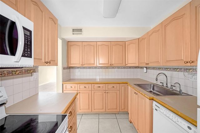 6861 SW 147th Avenue 3G, Miami, FL 33193