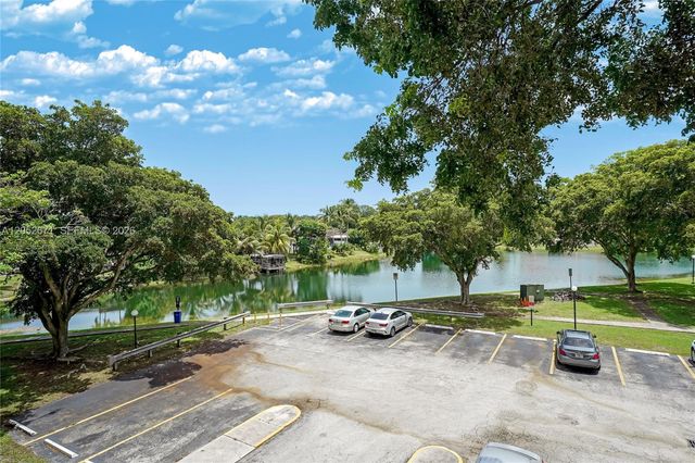 6861 SW 147th Avenue 3G, Miami, FL 33193