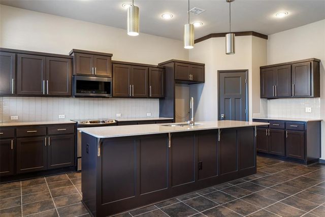 17705 Sparrow Hawk Lane, Edmond, OK 73012