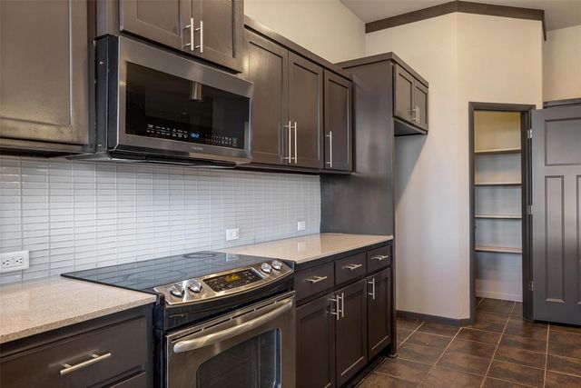 17705 Sparrow Hawk Lane, Edmond, OK 73012