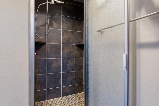 17705 Sparrow Hawk Lane, Edmond, OK 73012