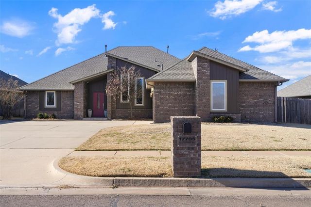 17705 Sparrow Hawk Lane, Edmond, OK 73012