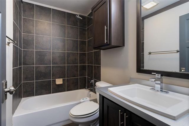 17705 Sparrow Hawk Lane, Edmond, OK 73012