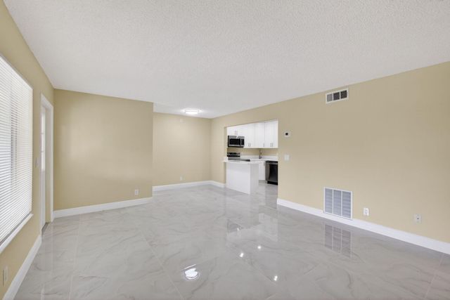 4947 Sable Pine Circle D2, West Palm Beach, FL 33417