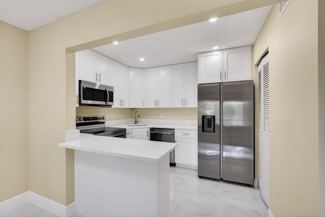 4947 Sable Pine Circle D2, West Palm Beach, FL 33417