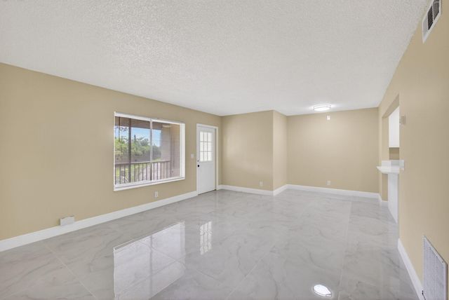 4947 Sable Pine Circle D2, West Palm Beach, FL 33417