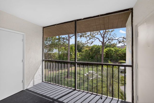 4947 Sable Pine Circle D2, West Palm Beach, FL 33417