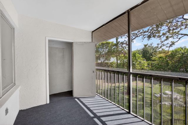 4947 Sable Pine Circle D2, West Palm Beach, FL 33417