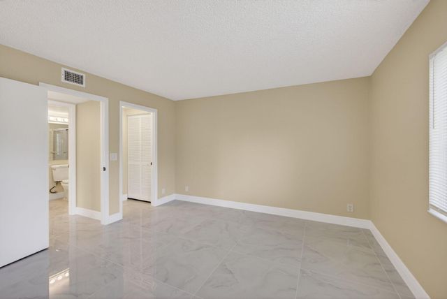 4947 Sable Pine Circle D2, West Palm Beach, FL 33417