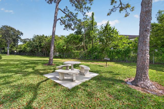 4947 Sable Pine Circle D2, West Palm Beach, FL 33417