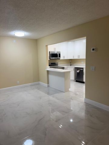 4947 Sable Pine Circle D2, West Palm Beach, FL 33417