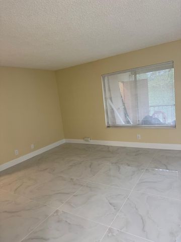 4947 Sable Pine Circle D2, West Palm Beach, FL 33417