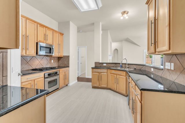 9941 Voss Avenue, Fort Worth, TX 76244