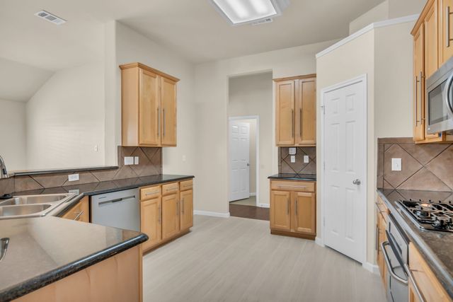 9941 Voss Avenue, Fort Worth, TX 76244