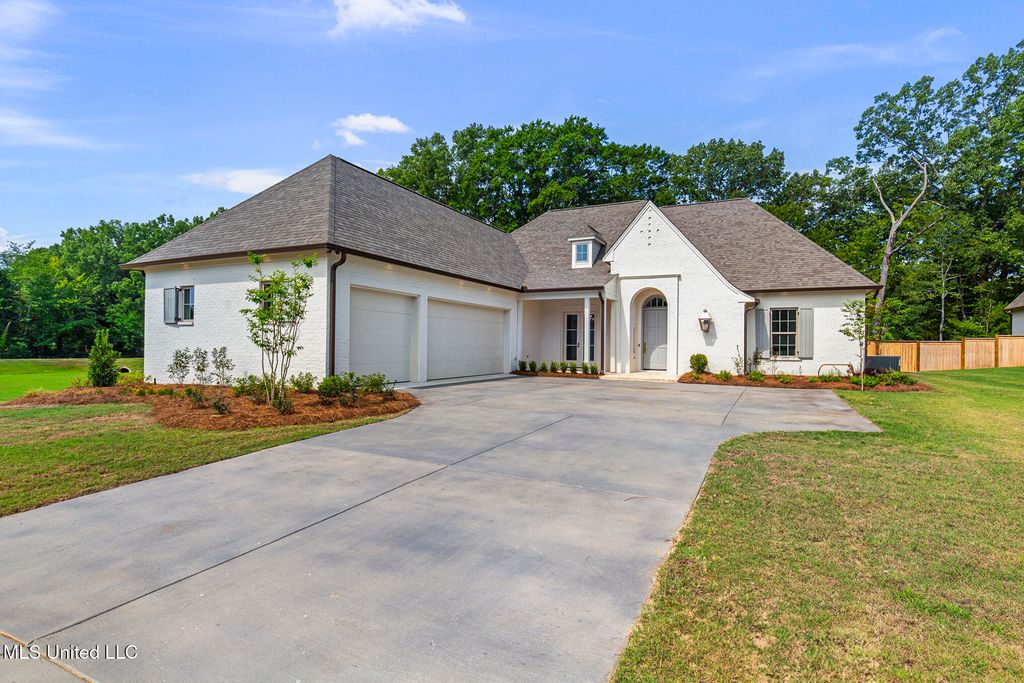 232 Parke Drive, Ridgeland, MS 39157