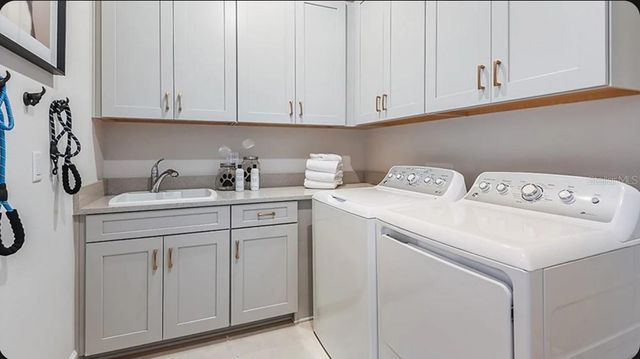 3258 ALBA CIRCLE, Bradenton, FL 34211