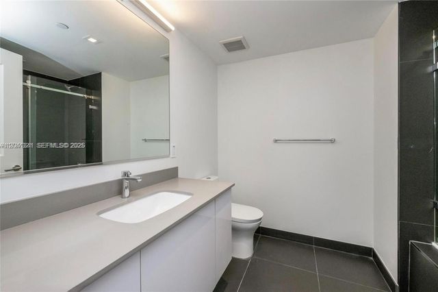 1600 NE 1st Ave 1401, Miami, FL 33132