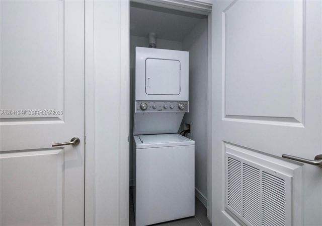 1600 NE 1st Ave 1401, Miami, FL 33132