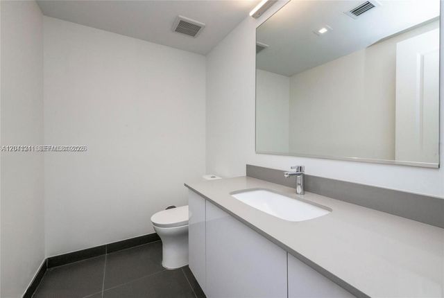 1600 NE 1st Ave 1401, Miami, FL 33132