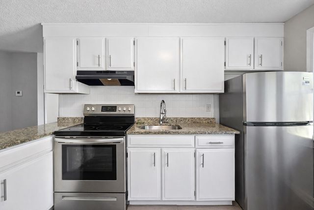 21 Horne St 18, Methuen, MA 01844